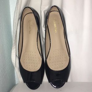 Black open toe flats